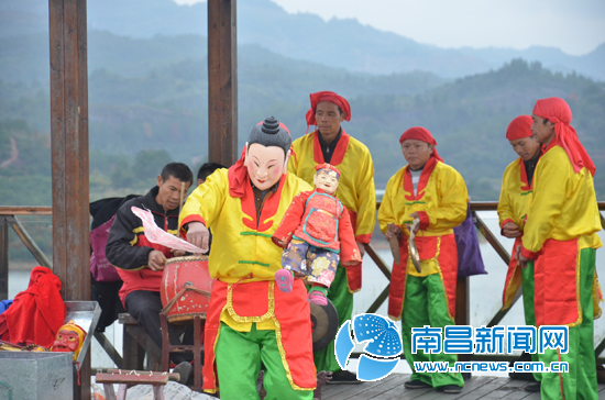 南丰打造“橘园游” 尝橘看景美不胜收